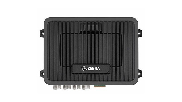 The FX9600 RFID fixed device reads the tag through the serial port